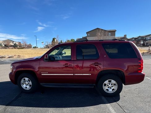 Used 2011 Chevrolet Tahoe LT image 1