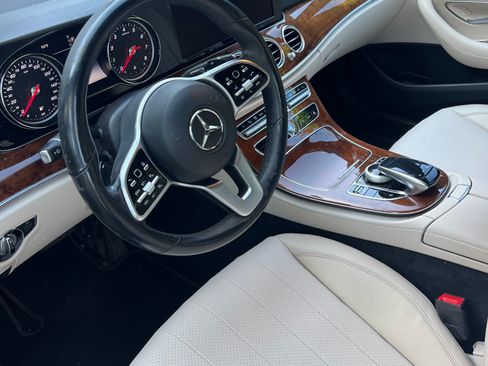 Used 2019 Mercedes-Benz E 300 4MATIC image 10
