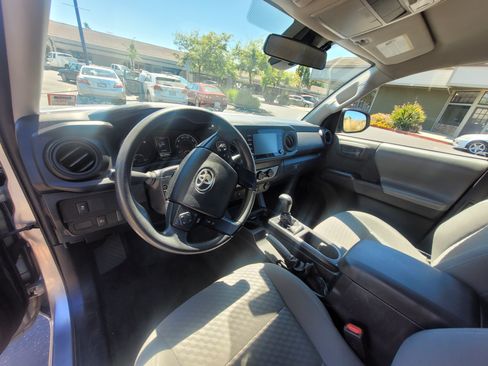 Used 2022 Toyota Tacoma SR image 2