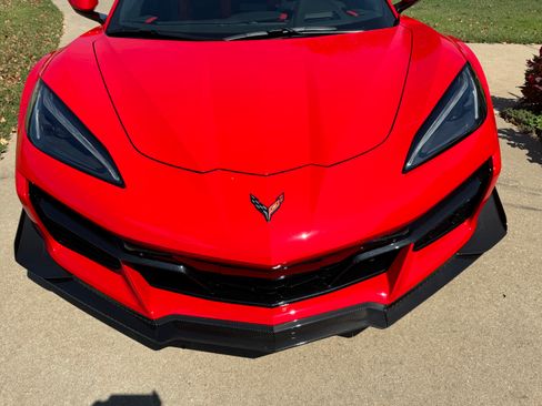 Used 2024 Chevrolet Corvette Z06 w/ Z07 Performance Package image 8