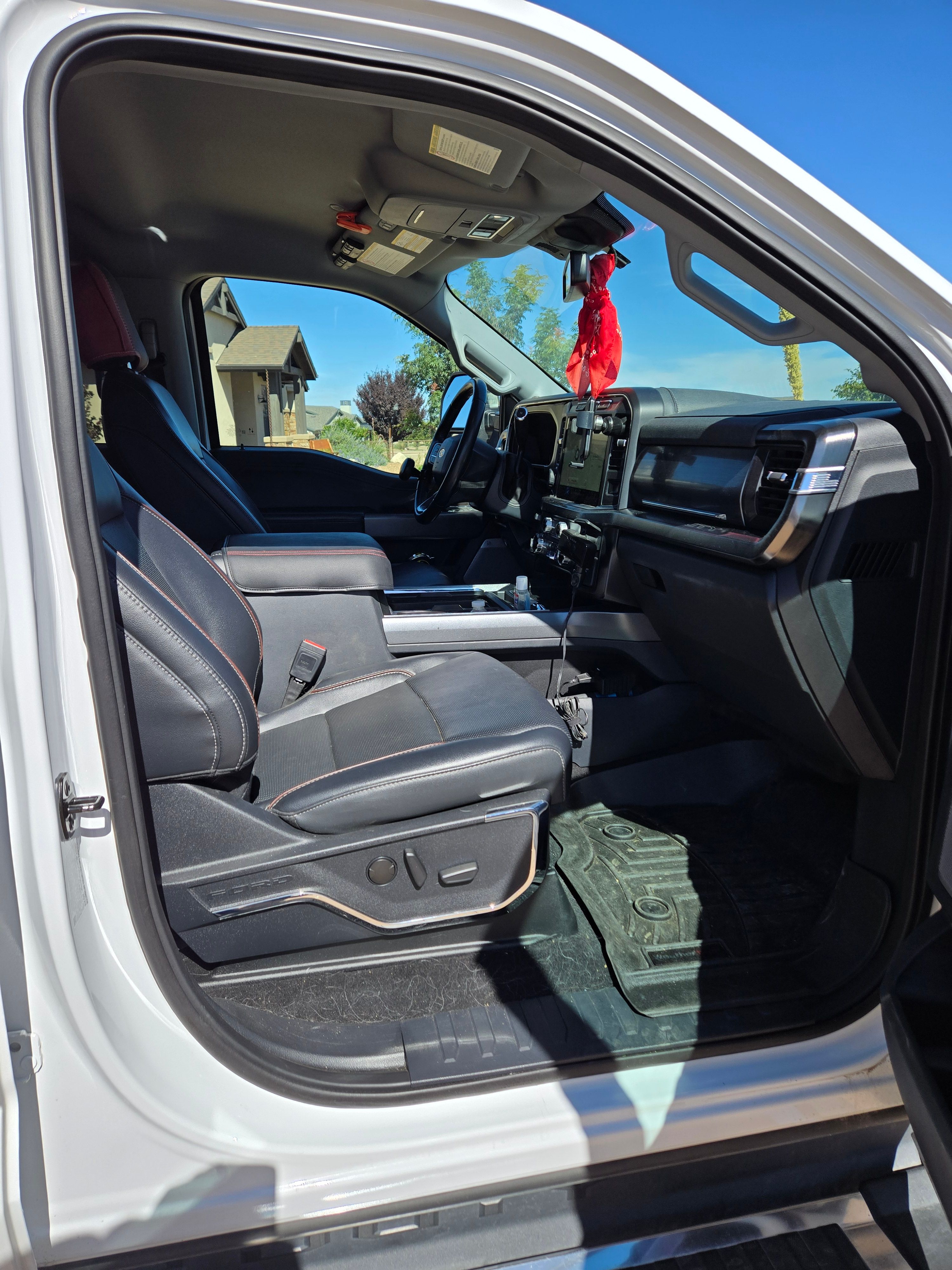 Used 2023 Ford F350 Lariat w/ Tow Technology Package AWD/4WD image 12