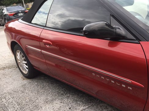 Used 2001 Chrysler Sebring LXi image 1