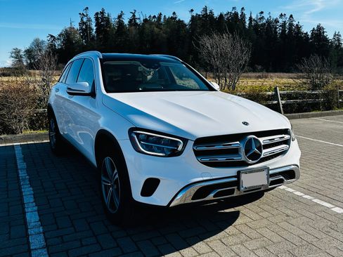 Used 2020 Mercedes-Benz GLC 300 4MATIC image 4