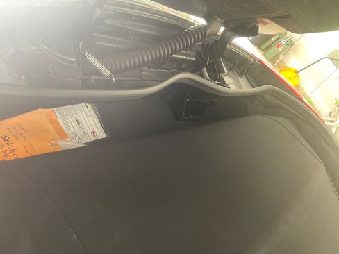 Used 2007 Pontiac Solstice Convertible w/ Premium Package RWD image 17