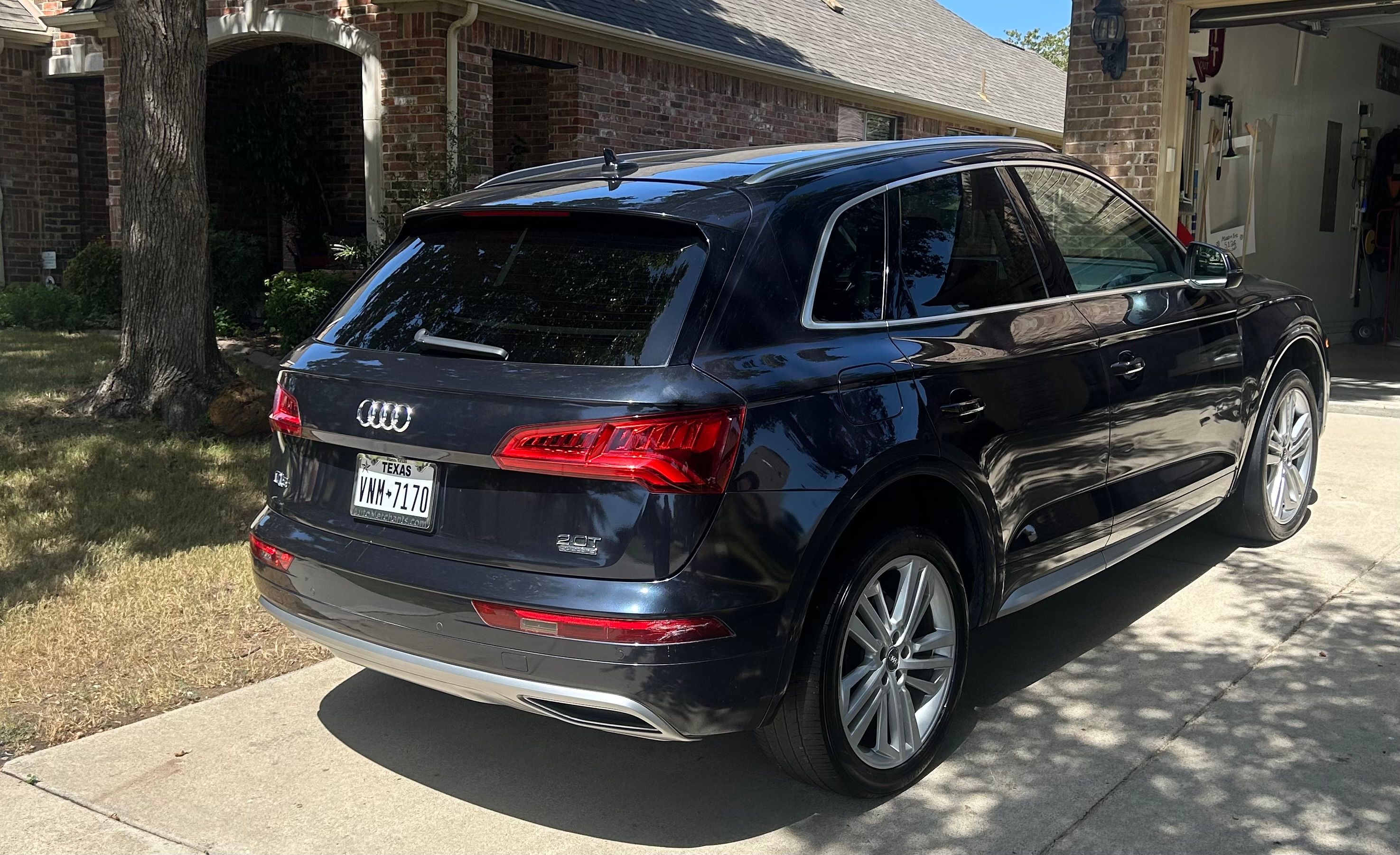 Used 2018 Audi Q5 2.0T Premium Plus w/ Premium Plus Package AWD/4WD image 2
