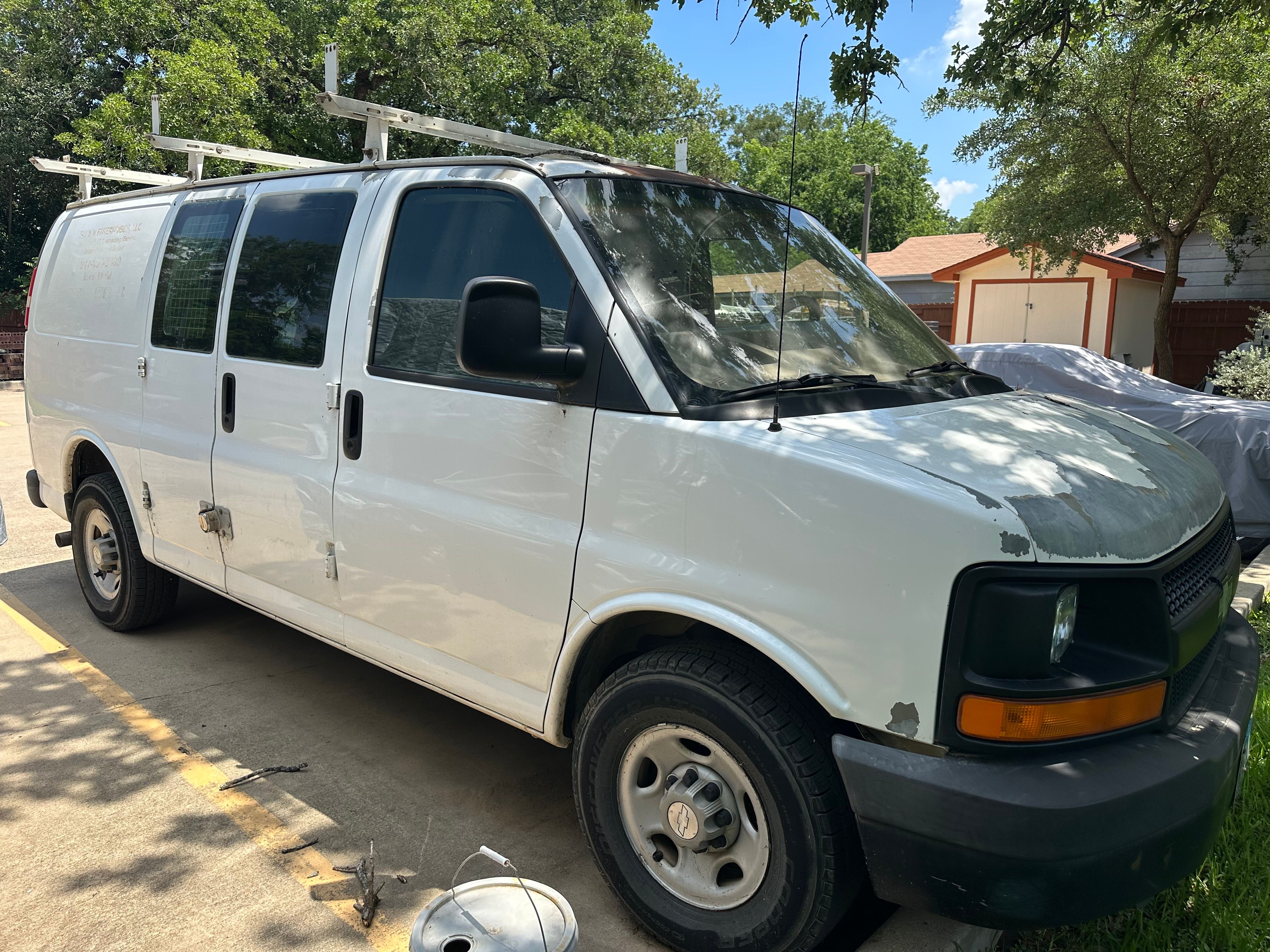 Used 2009 Chevrolet Express 2500 RWD image 4