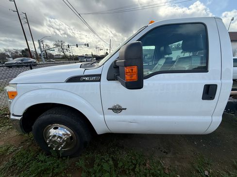 Used 2016 Ford F350 XL w/ Power Equipment Group image 4