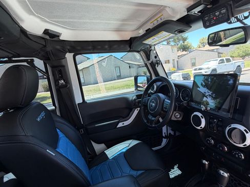 Used 2017 Jeep Wrangler Unlimited Sport w/ Quick Order Package 24S AWD/4WD image 16