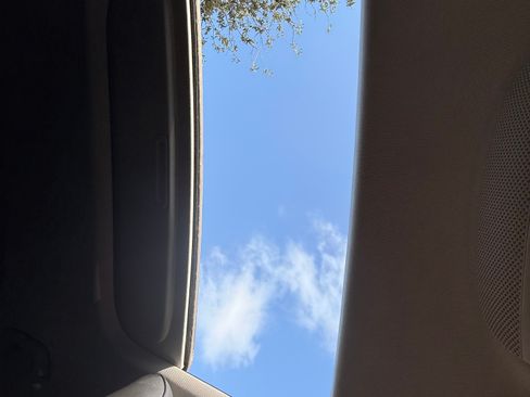 Used 2016 Ford Fusion SE w/ Equipment Group 202A image 17