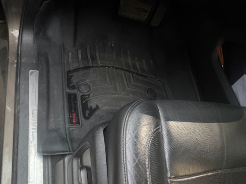 Used 2016 GMC Yukon SLT AWD/4WD image 10