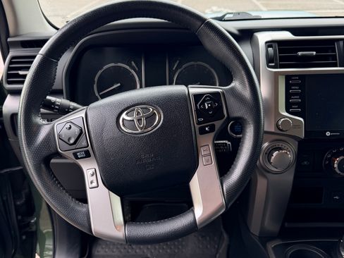 Used 2022 Toyota 4Runner TRD Sport w/ Technology Package AWD/4WD image 10