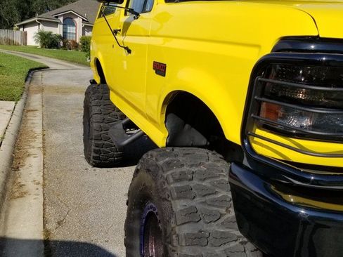 Used 1996 Ford Bronco Sport Utility 2D image 3