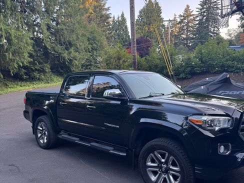 Used 2018 Toyota Tacoma Limited AWD/4WD image 1