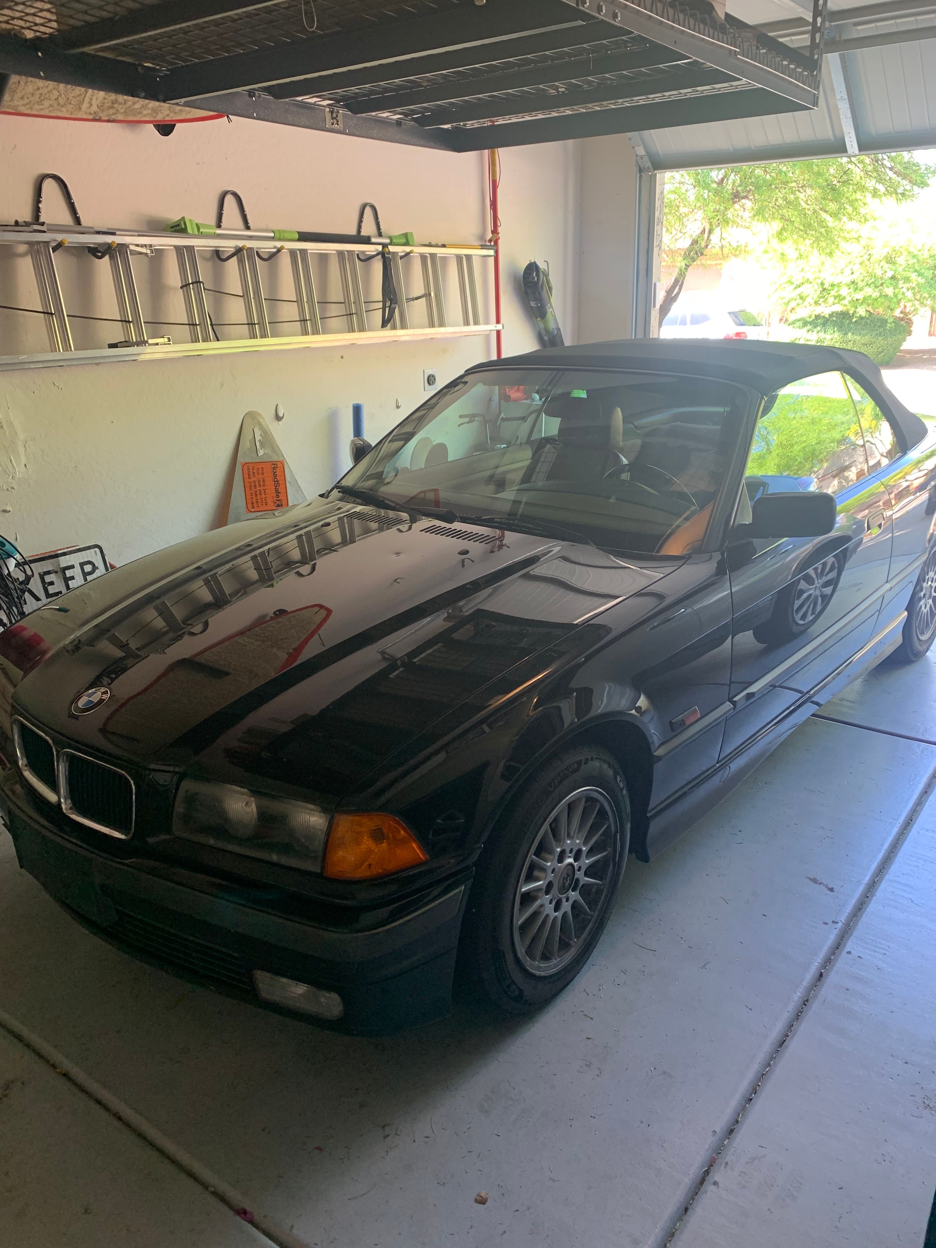 Used 1996 BMW 318i Convertible RWD image 14