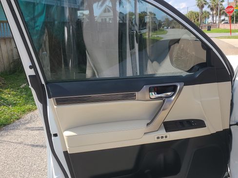 Used 2021 Lexus GX 460 Premium w/ Premium Package image 26