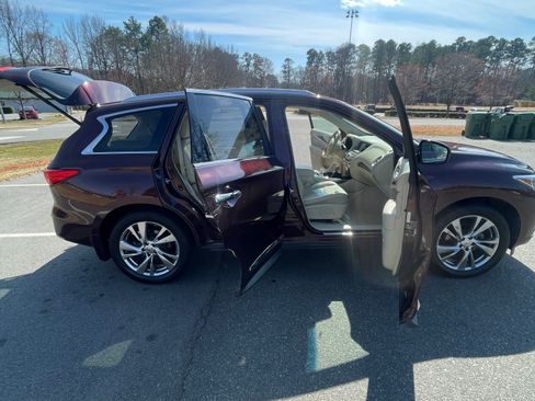 Used 2013 INFINITI JX35 AWD w/ Premium Pkg image 9