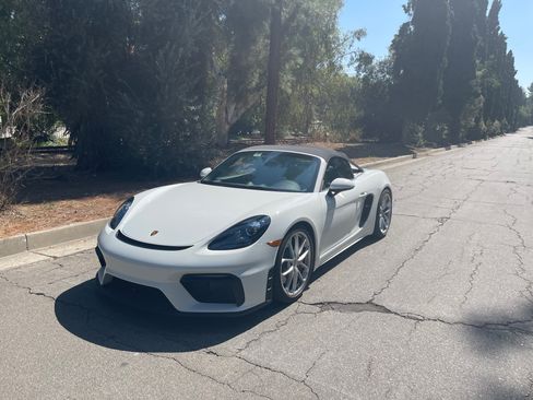 Used 2021 Porsche 718 Boxster Spyder RWD image 2