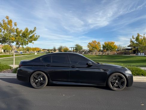Used 2015 BMW M5 image 1