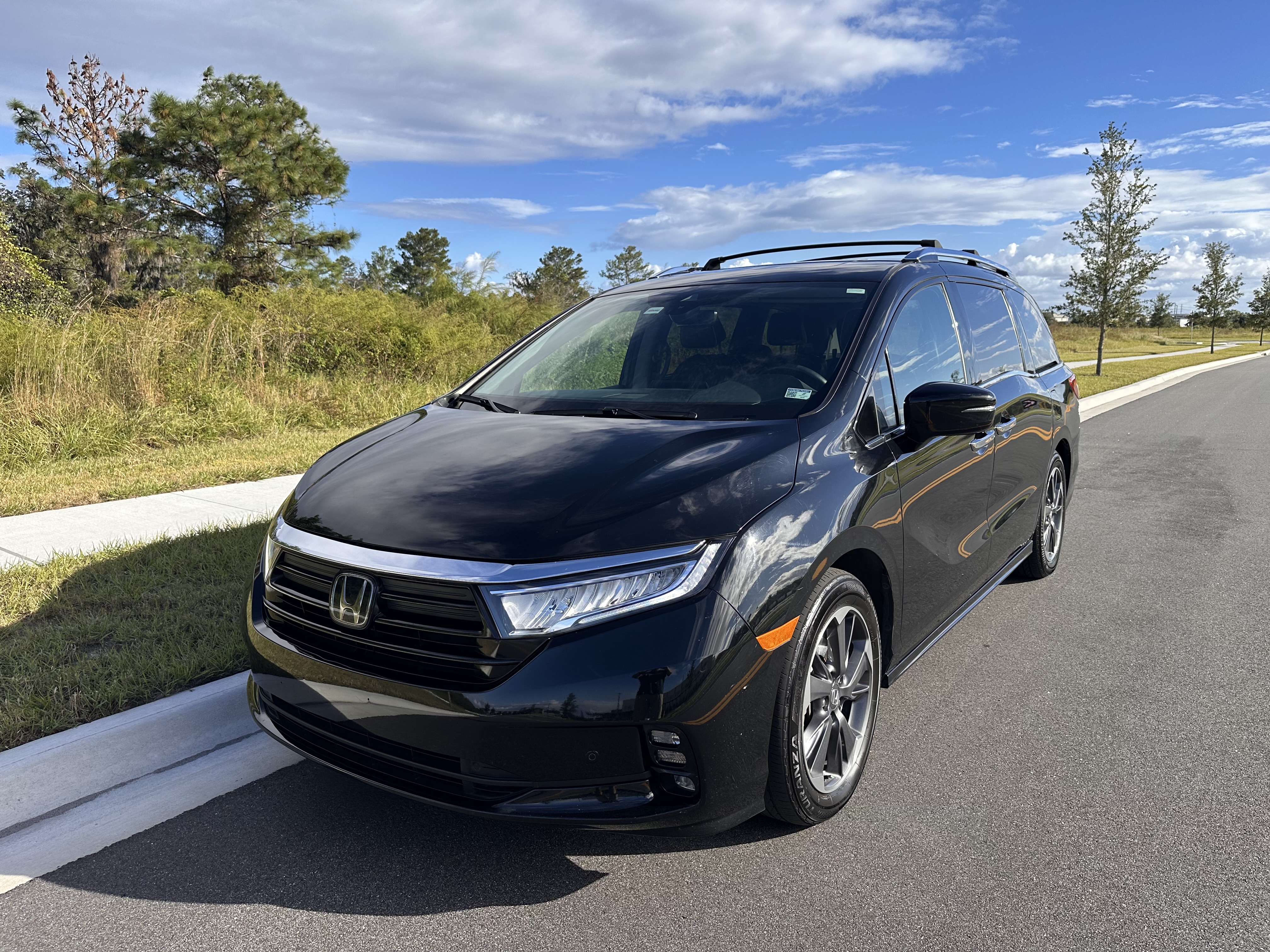 Used 2022 Honda Odyssey Elite image 1
