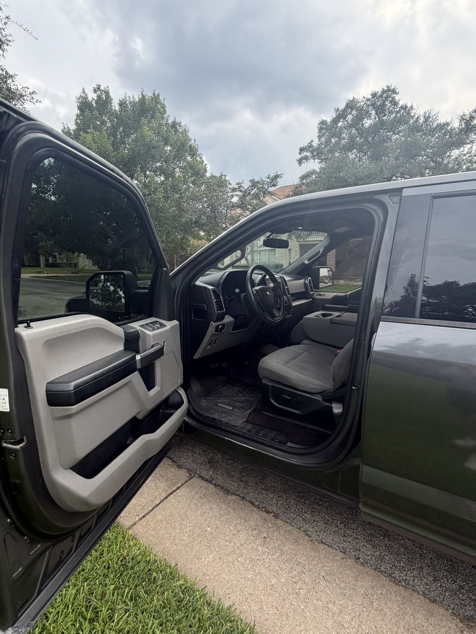 Used 2020 Ford F150 XLT w/ Equipment Group 301A Mid AWD/4WD image 9