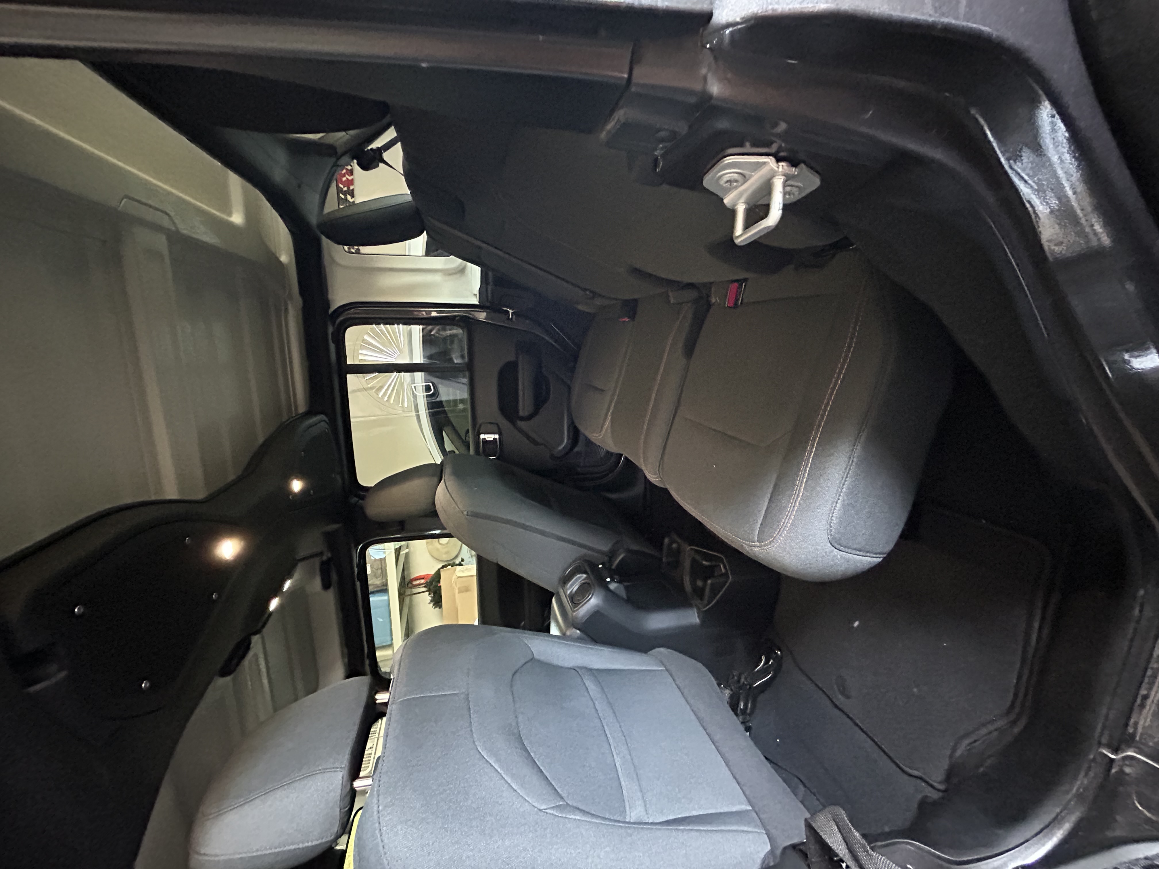 Used 2024 Jeep Wrangler Unlimited Sport AWD/4WD image 9