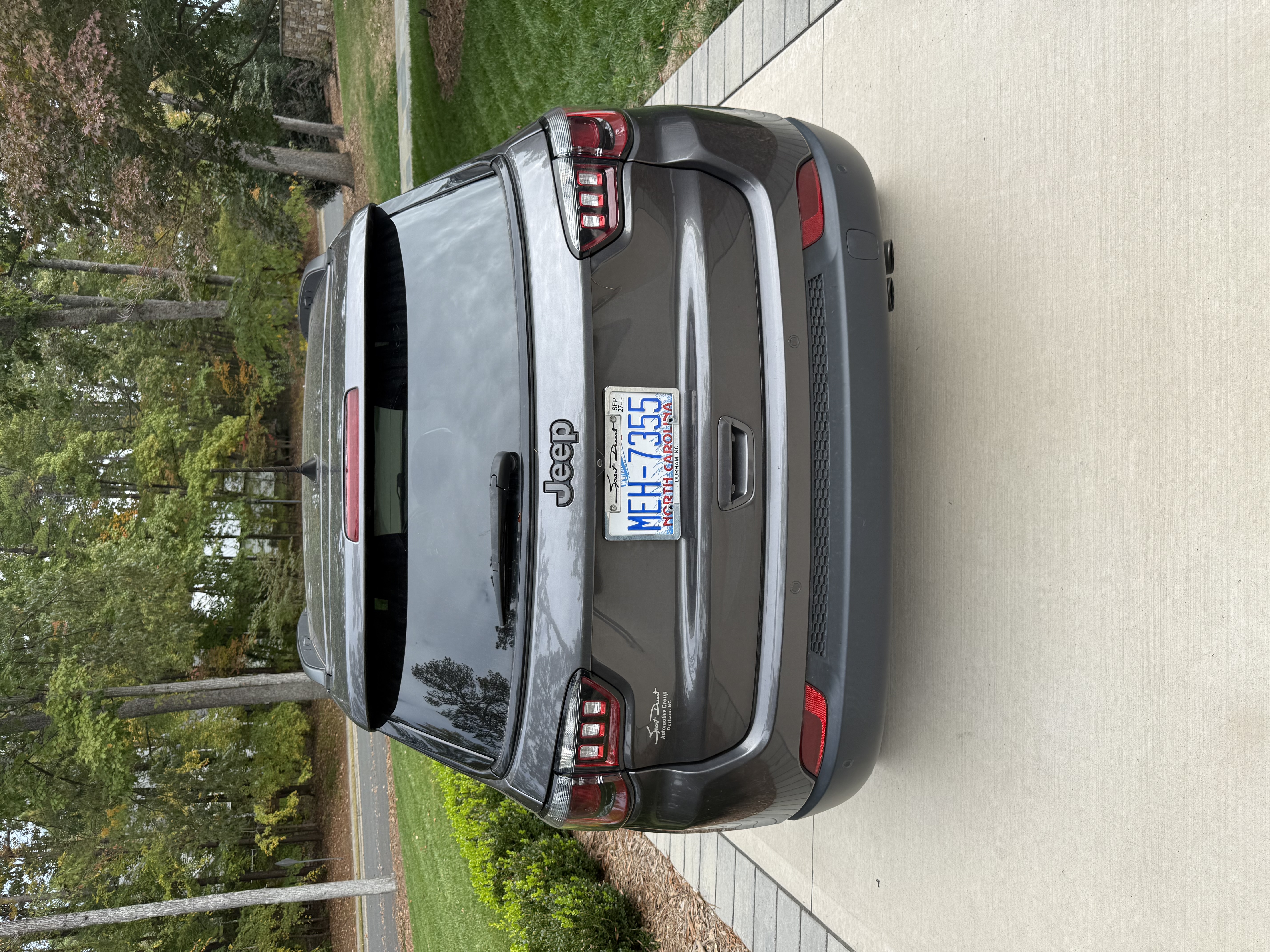 Used 2021 Jeep Compass Latitude w/ Sun and Sound Group FWD image 6