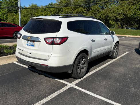 Used 2017 Chevrolet Traverse LT AWD/4WD image 4