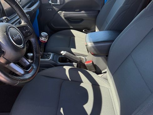 Used 2022 Jeep Wrangler Sport image 11