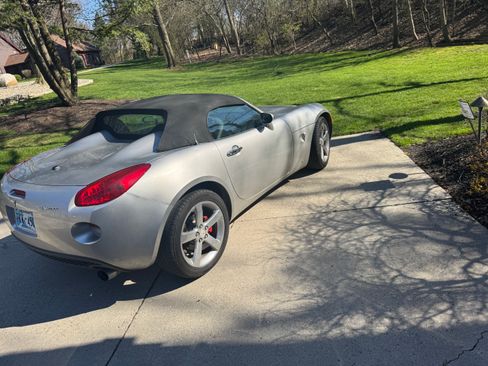Used 2007 Pontiac Solstice Convertible w/ Premium Package image 16