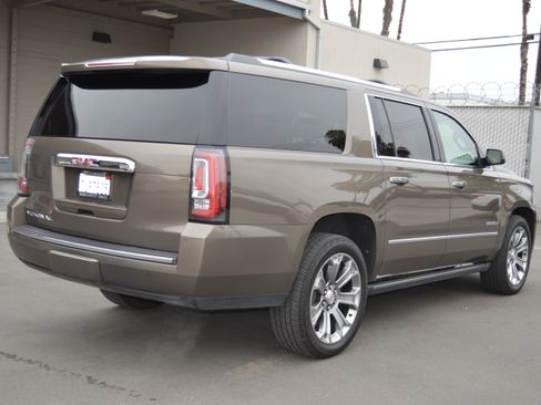 Used 2016 GMC Yukon XL Denali w/ Open Road Package AWD/4WD image 8