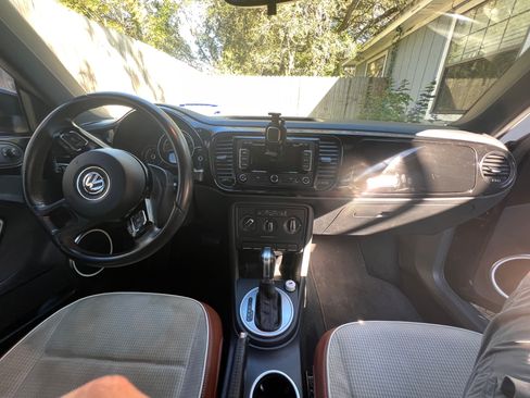 Used 2015 Volkswagen Beetle 1.8T Classic image 14