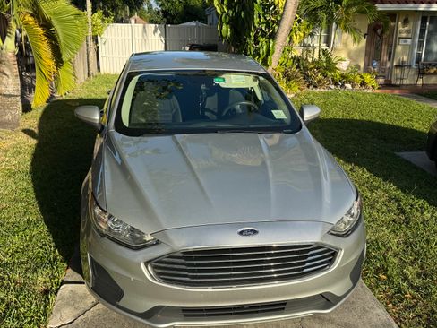 Used 2019 Ford Fusion SE image 6