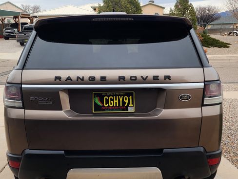 Used 2016 Land Rover Range Rover Sport HSE image 4