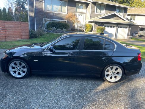Used 2006 BMW 330i Sedan image 6