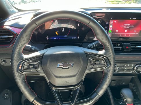 Used 2024 Chevrolet TrailBlazer RS image 29