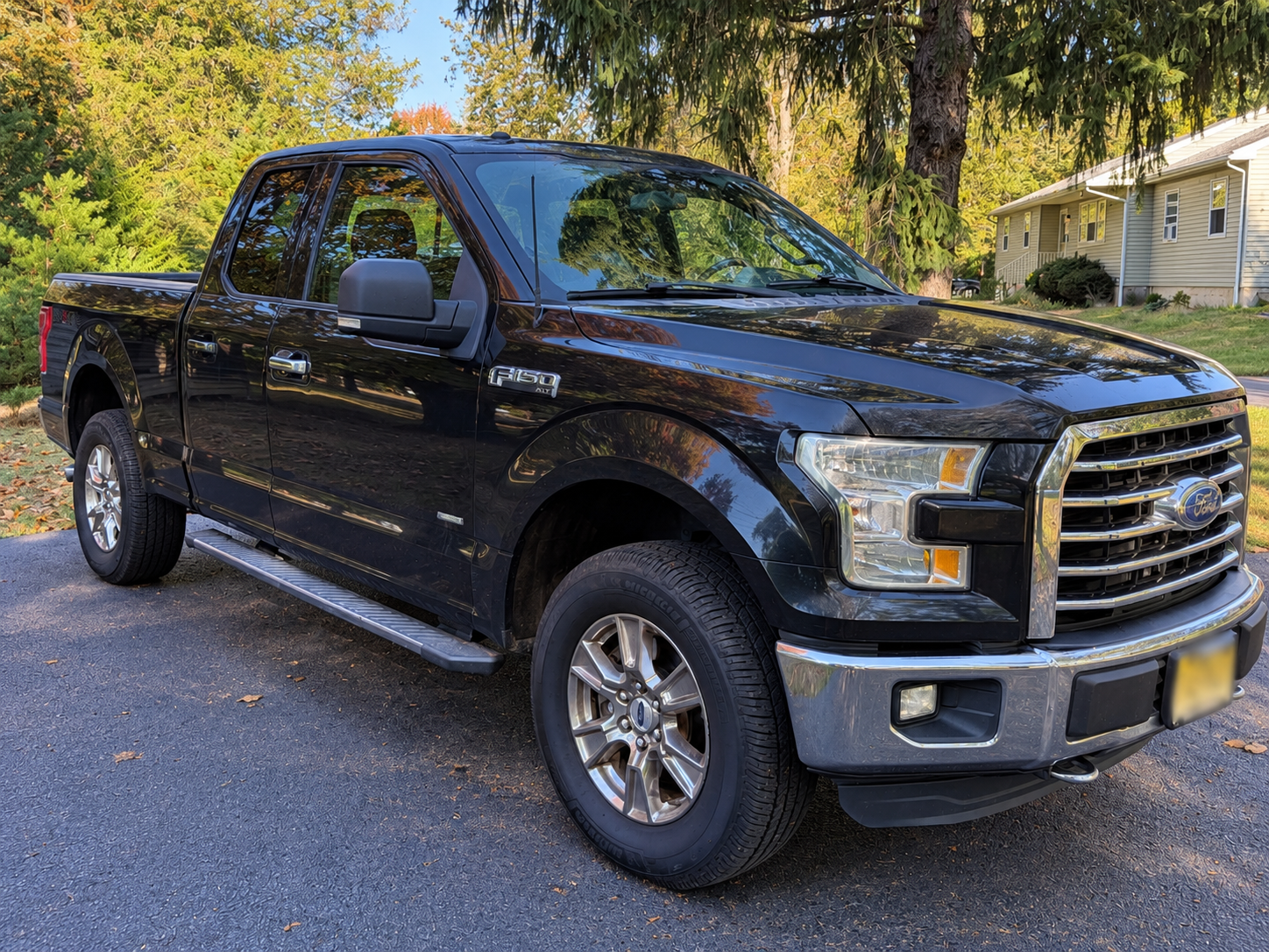 Used 2015 Ford F150 XLT w/ Equipment Group 302A Luxury AWD/4WD image 2