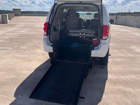 Used 2017 Dodge Grand Caravan SE w/ Power Window Group image 9