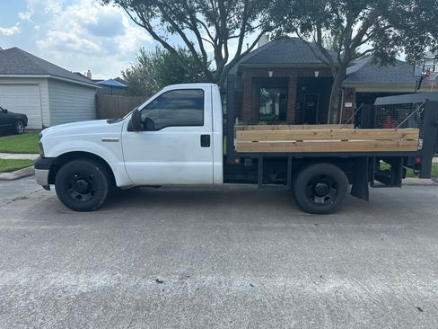 Used 2006 Ford F250 XL image 2