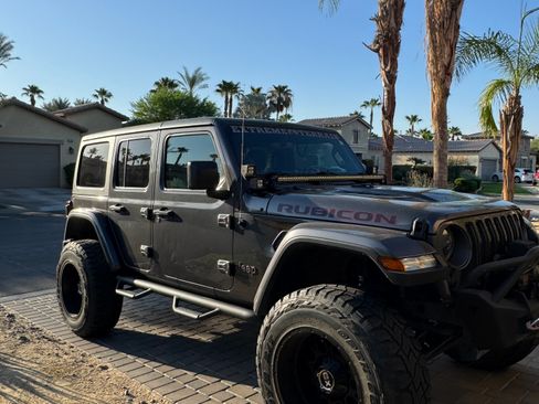 Used 2020 Jeep Wrangler Unlimited Rubicon AWD/4WD image 4