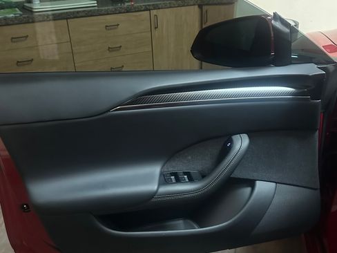 Used 2022 Tesla Model S Plaid image 15