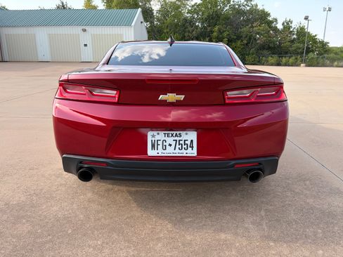 Used 2016 Chevrolet Camaro LT RWD image 10