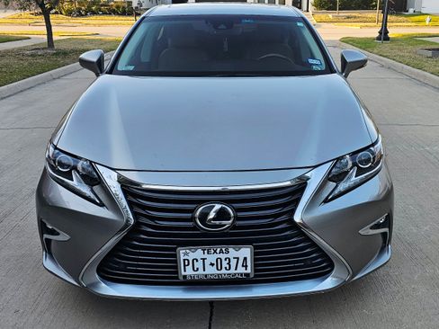 Used 2018 Lexus ES 350 w/ Navigation System Package image 14