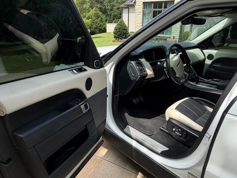 Used 2019 Land Rover Range Rover Sport HSE Dynamic AWD/4WD image 13