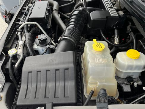 Used 2014 Ford F150 Raptor w/ Equipment Group 801A Luxury image 28