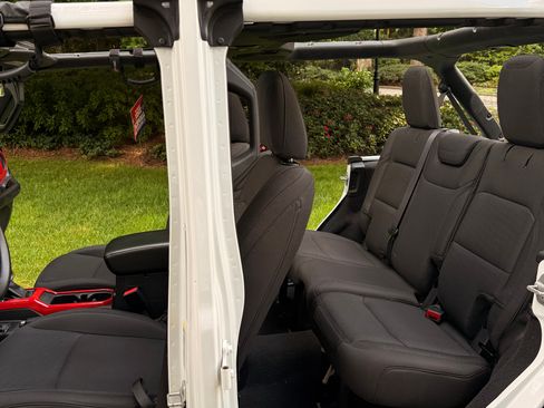 Used 2021 Jeep Wrangler Unlimited Sport AWD/4WD image 15