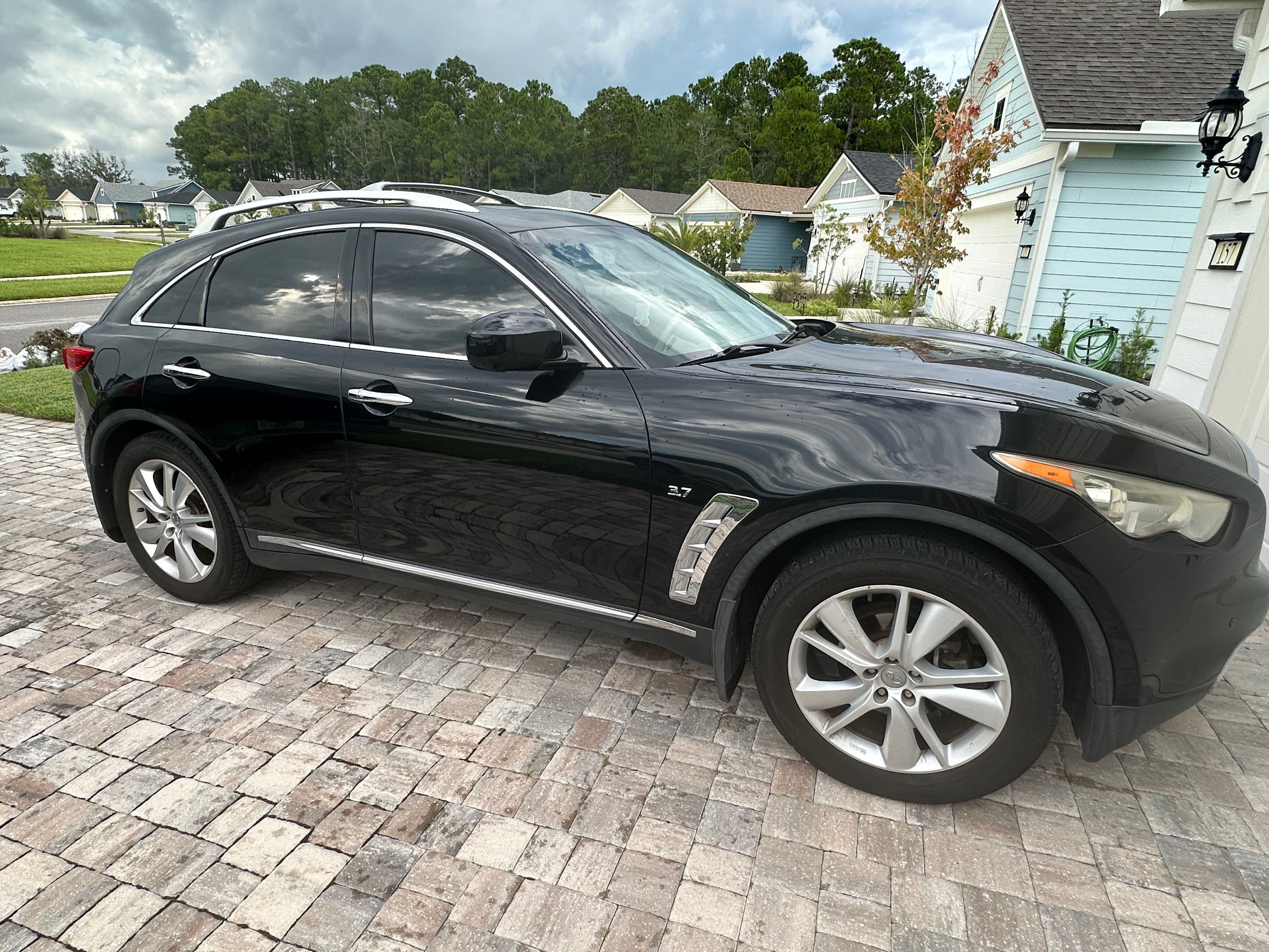Used 2015 INFINITI QX70 AWD w/ Premium Package image 6