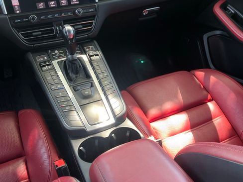 Used 2020 Porsche Macan Turbo AWD/4WD image 5