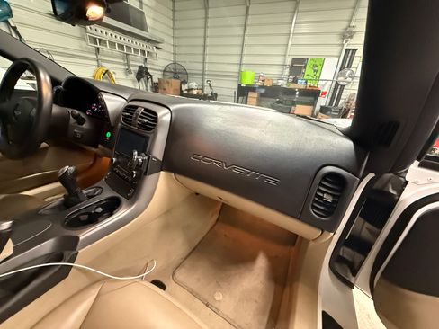 Used 2006 Chevrolet Corvette Convertible w/ Preferred Equipment Group image 13