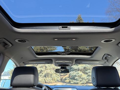 Used 2017 GMC Acadia SLT image 9