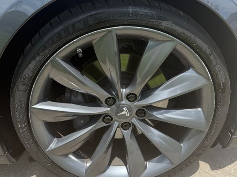 Used 2015 Tesla Model S 70D AWD/4WD image 10